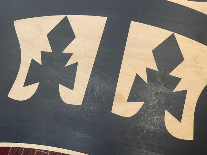 これは珍しい♪異形カフェテーブル インダストリアル ロデオクラウンズ