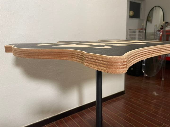 これは珍しい♪異形カフェテーブル インダストリアル ロデオクラウンズ