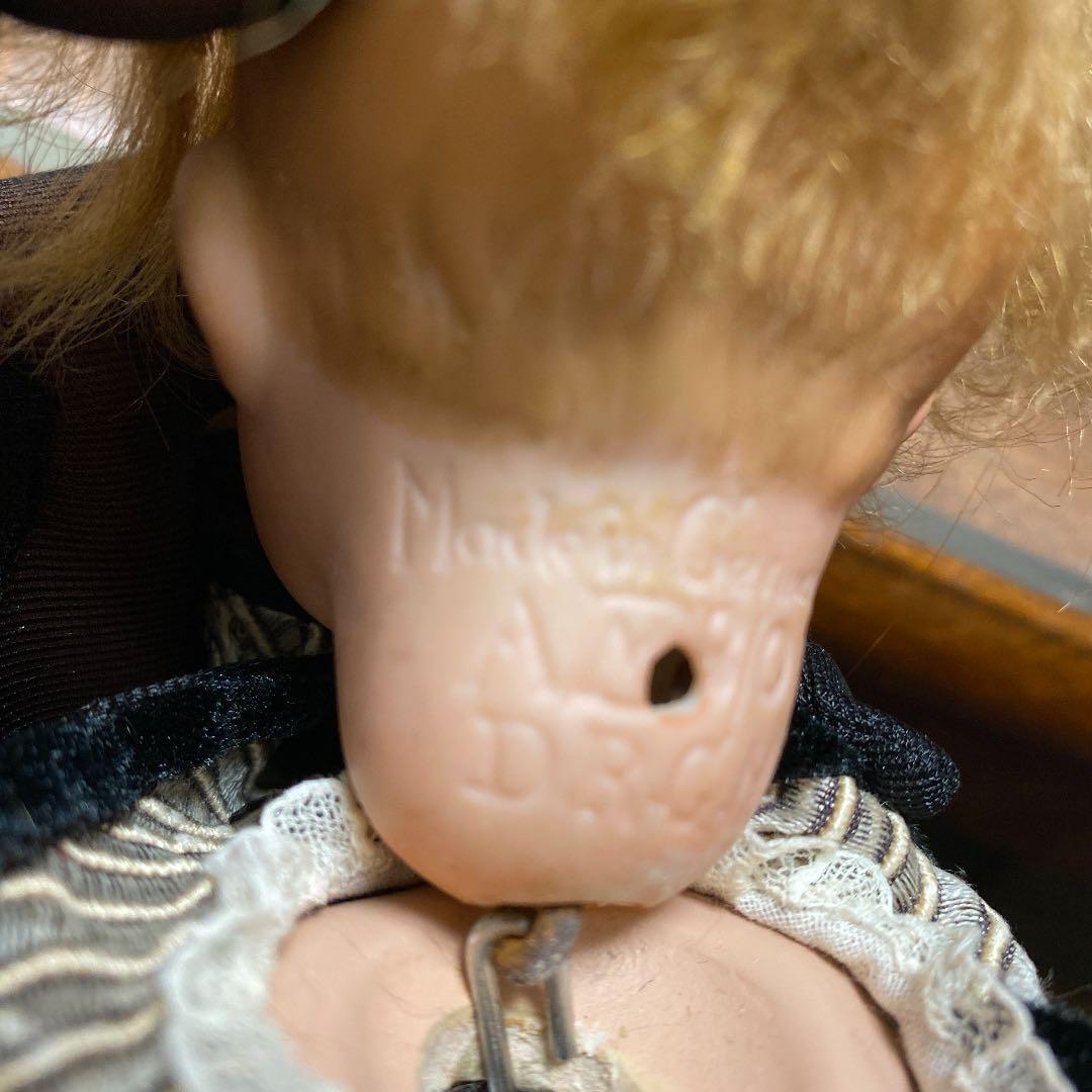 籠を持った　小　ビスクドール