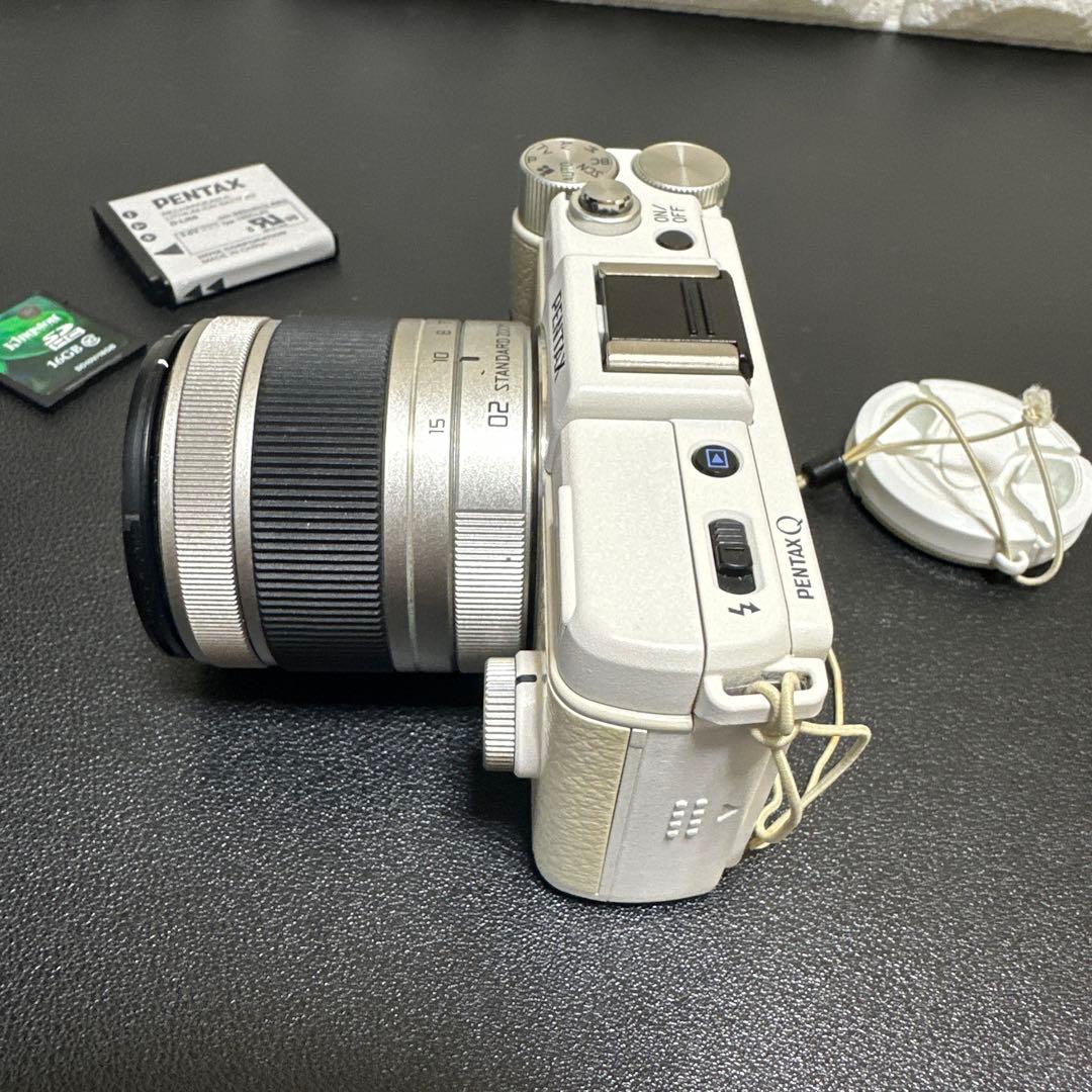 ペンタックスPENTAX Q ホワイト　動作品　中古良品