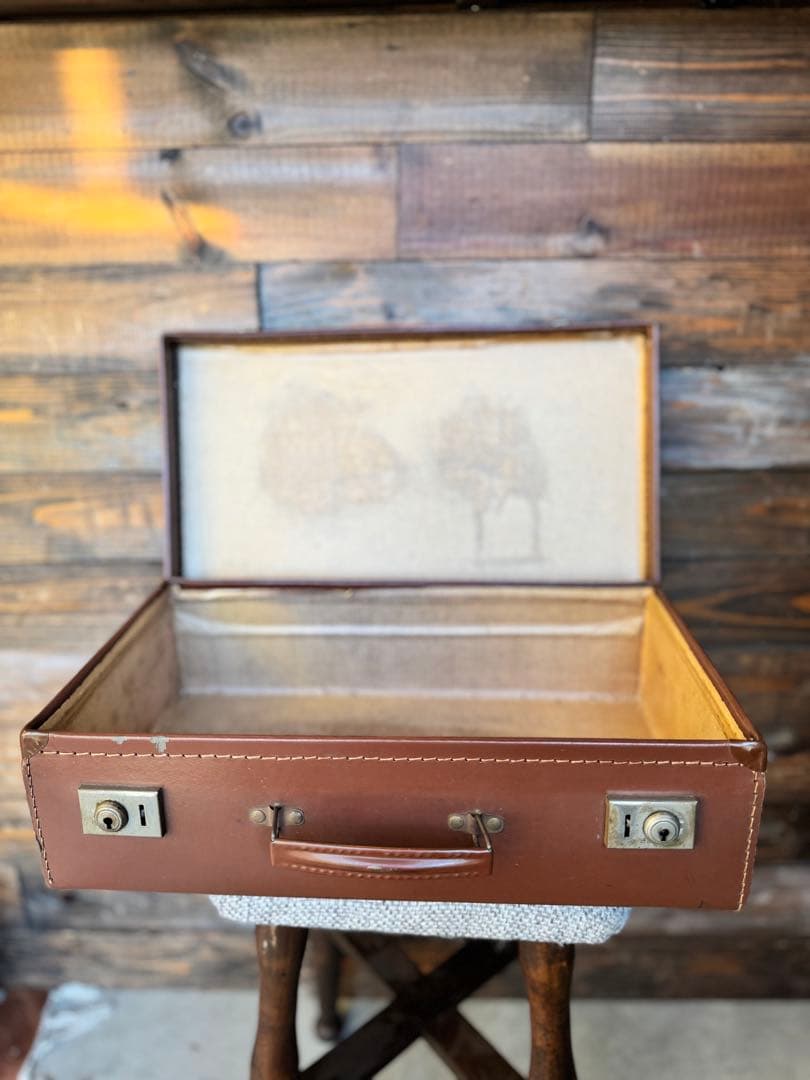 イギリス製　ビンテージペーパートランク