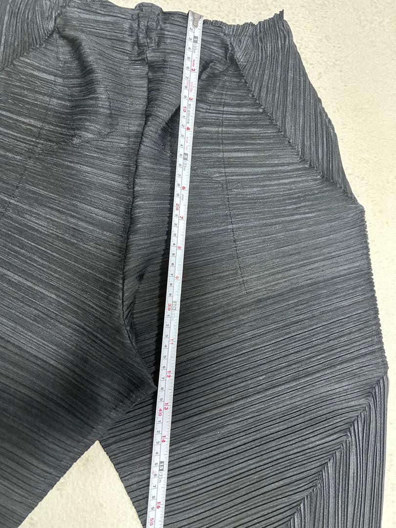 プリーツプリーズ　変形パンツ