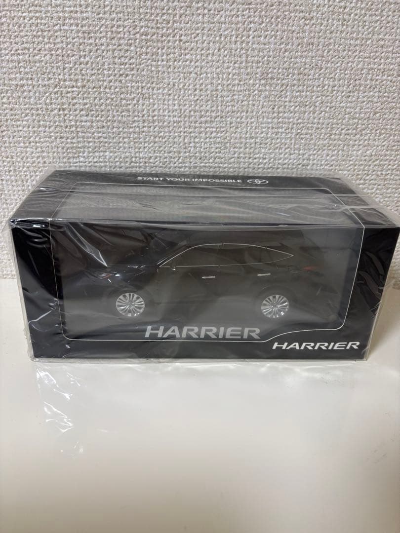 HARRIER 80ミニカー 黒1/30ダイキャスト