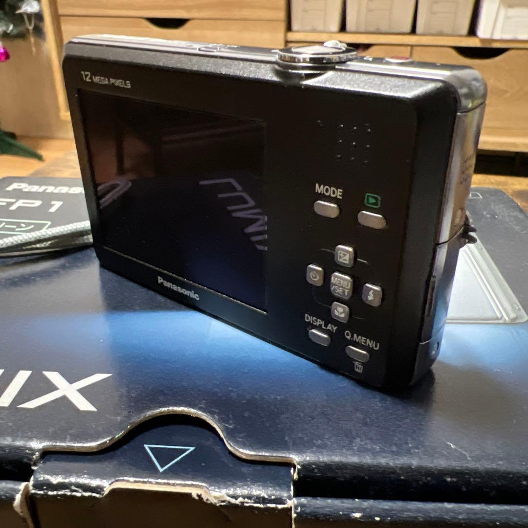 【良品/希少色】パナソニック　デジカメ　LUMIX グリーン　動作確認済み