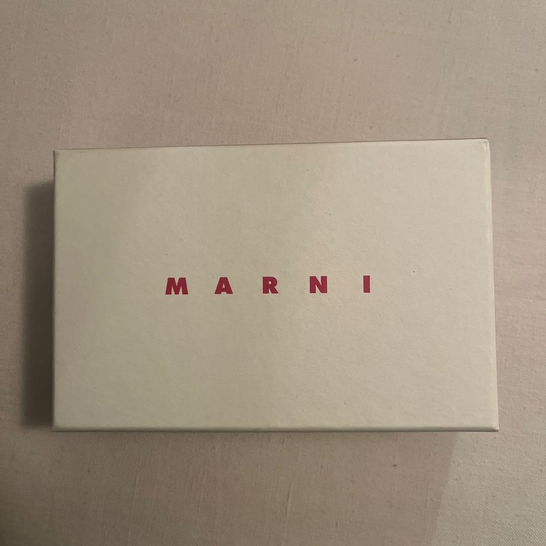 マルニ marni レザー製3つ折り財布 オリーブ グリーン ほぼ未使用 美品