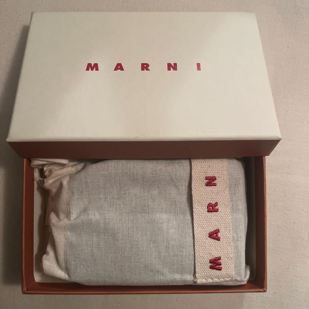 マルニ marni レザー製3つ折り財布 オリーブ グリーン ほぼ未使用 美品