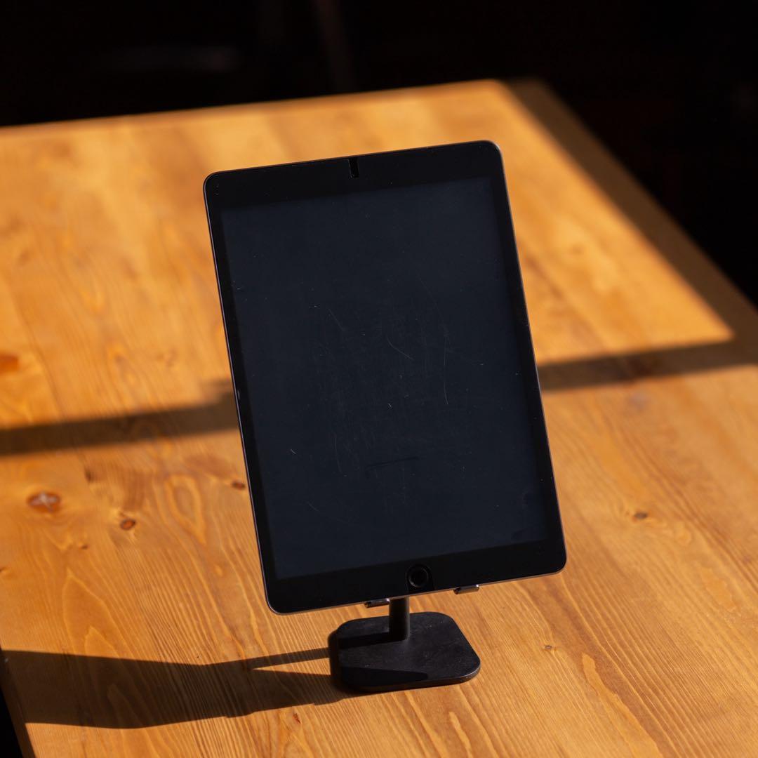 iPad 第7世代 Wi-Fiモデル 32GBケース・ワイヤレスキーボード付き