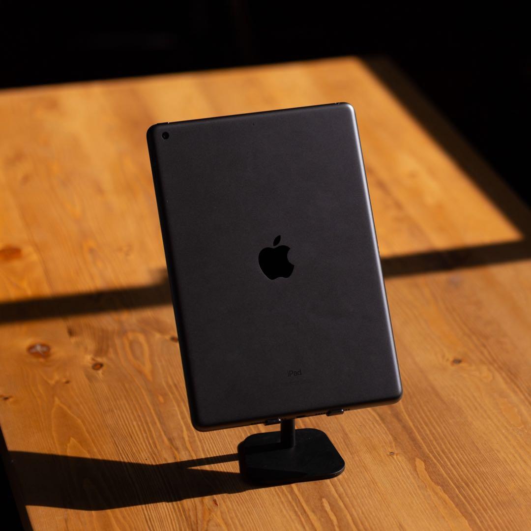 iPad 第7世代 Wi-Fiモデル 32GBケース・ワイヤレスキーボード付き