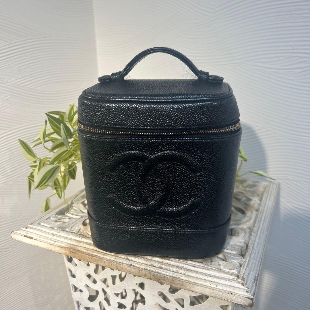 CHANEL ブラック レザー ハンドバッグ