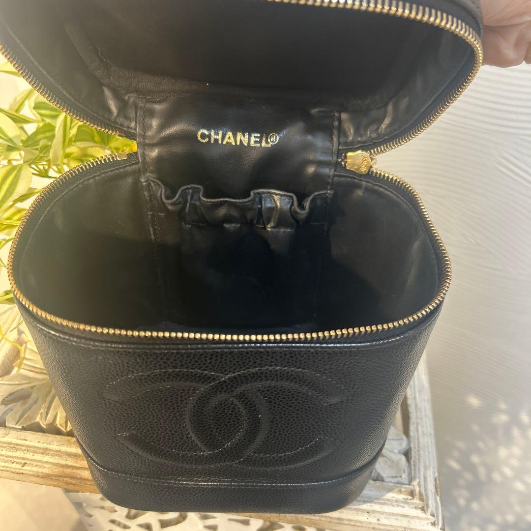 CHANEL ブラック レザー ハンドバッグ