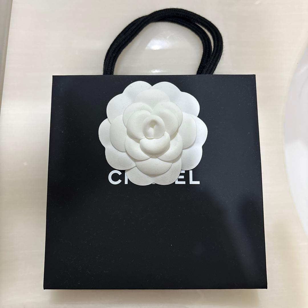 CHANEL CCロゴブローチ カラーストーン付き