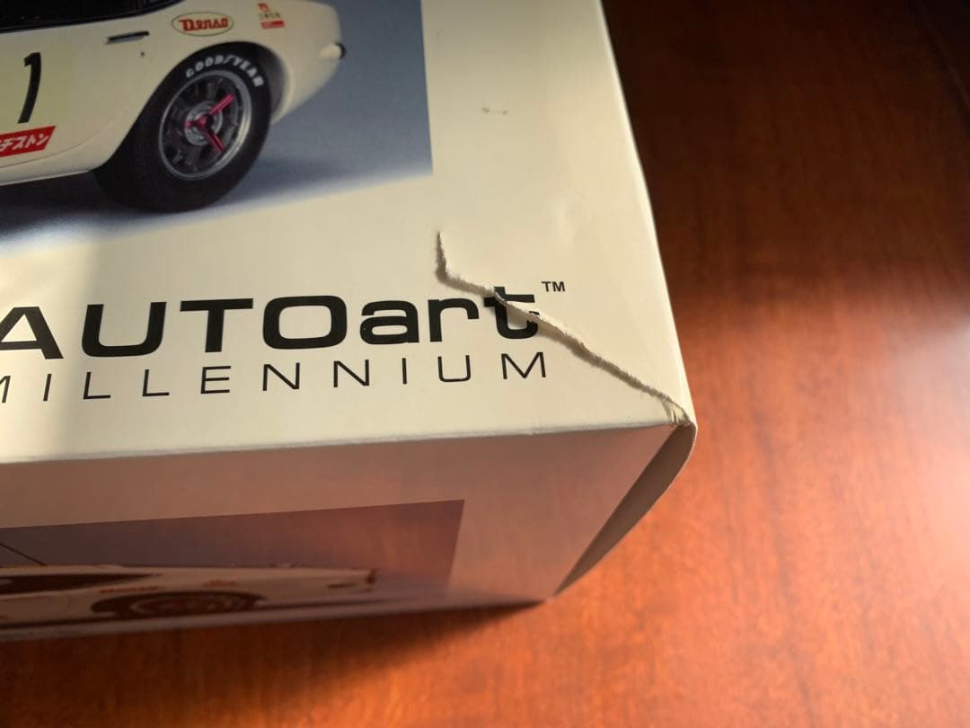 TOYOTA 2000 GT 24 HRS オートアート箱破れ