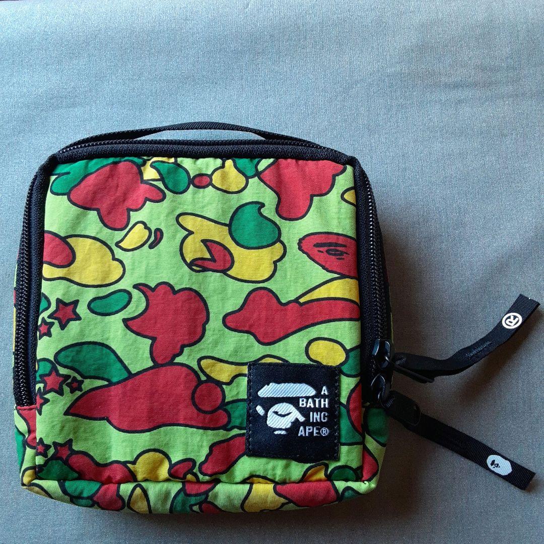 A BATHING APE ア・ベイジング・エイプポーチ　カモフラージュ