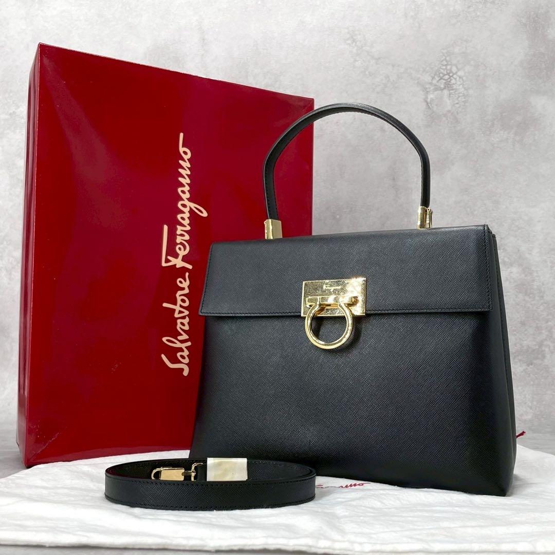 未使用級◎サルヴァトーレフェラガモ　ハンドバッグ　ガンチーニ　サフィアーノ　黒