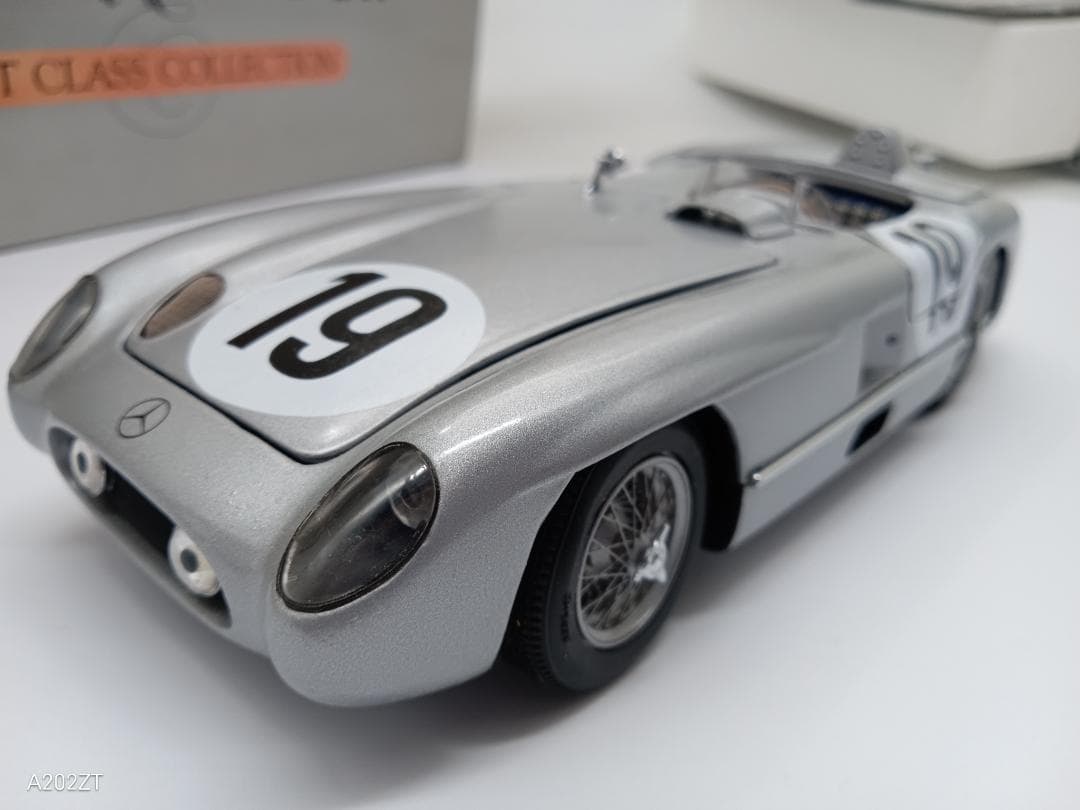 MINICHAMPS (1/24) メルセデスベンツ 300SLR #19