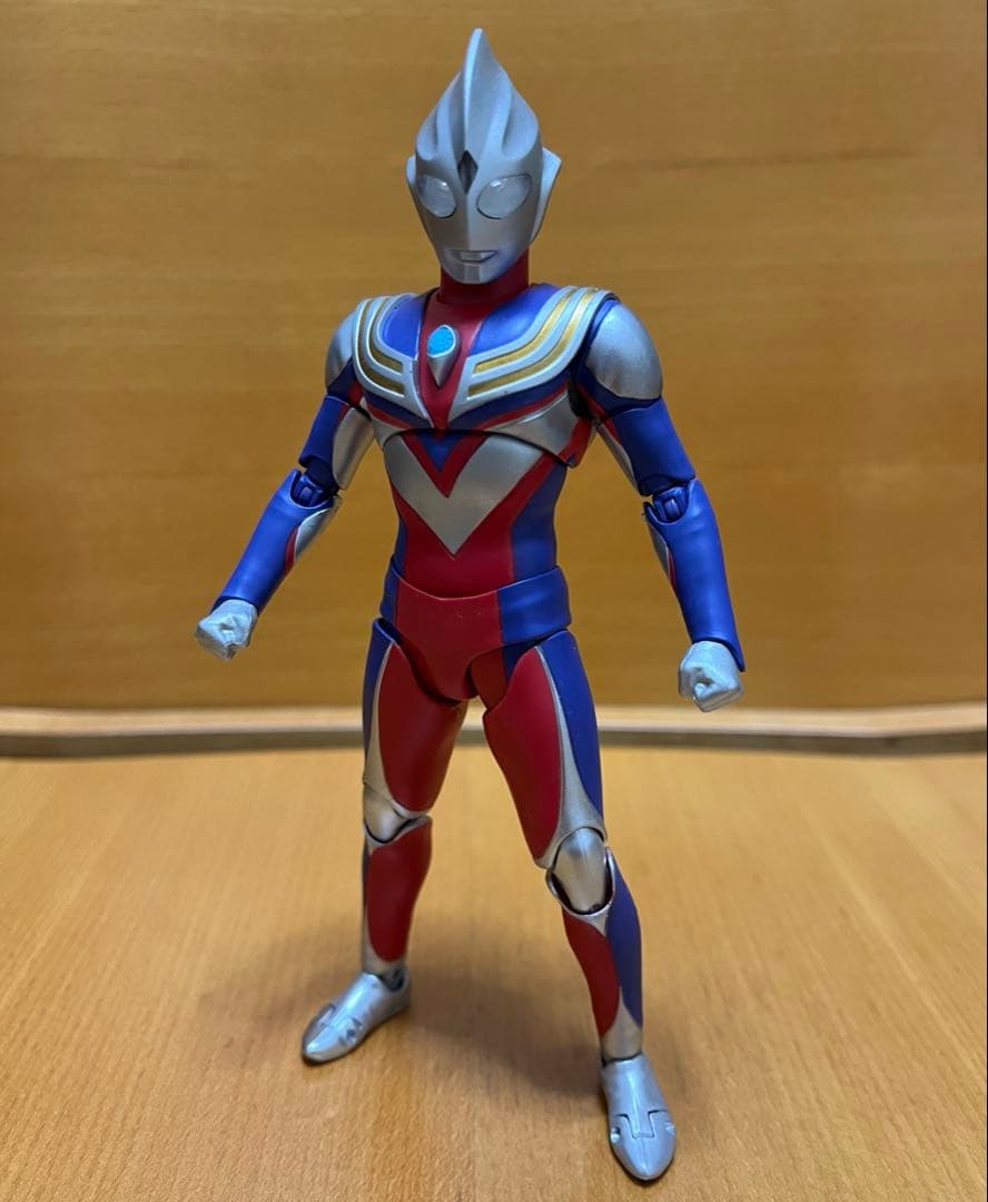 真骨彫　ウルトラマンティガ　マルチタイプ　初回生産版