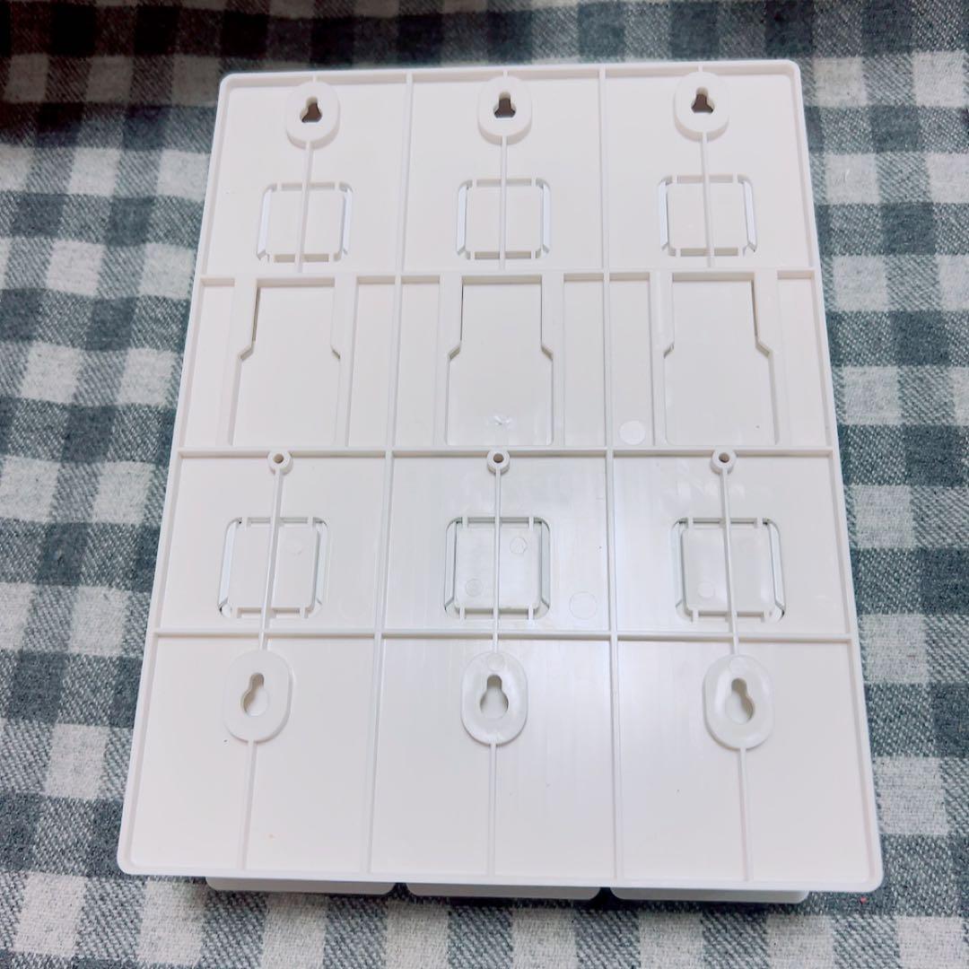 シャンプーボトル 3室　壁掛けタイプ 各400ML 残量確認　白