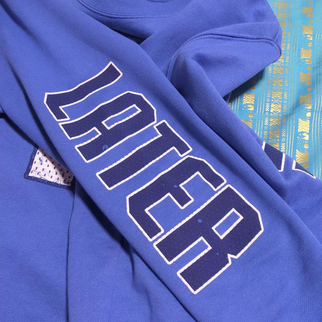 テイトマクレー TATE McRAE T8 ワールドツアー 2024 スウェット