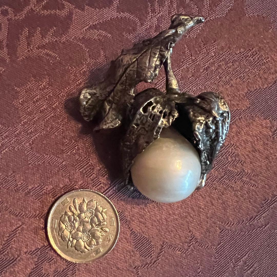 大珠本真珠ホウズキモチーフ、ブローチ兼ペンダントトップ 彫金作家1点物