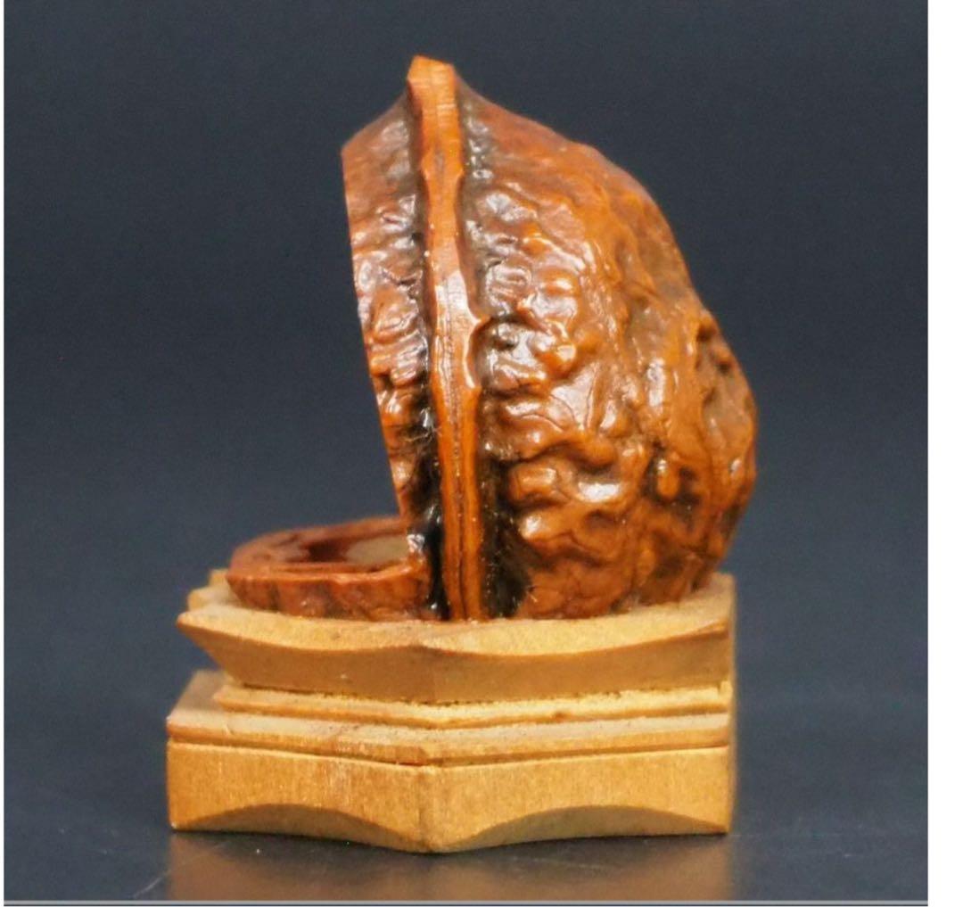 送料無料　440年続く 会津柳津 微細彫刻　金坂富仙作　胡桃の中に七福神