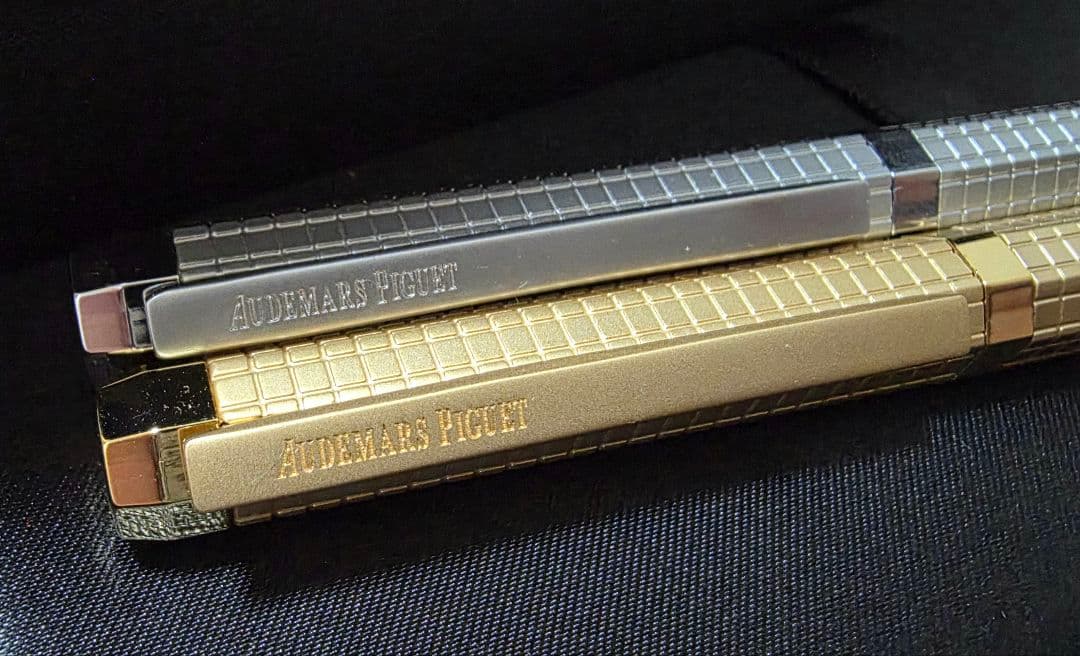 オーデマピゲ　ボールペン　シルバー・ゴールド　2本セット　箱付き　新品