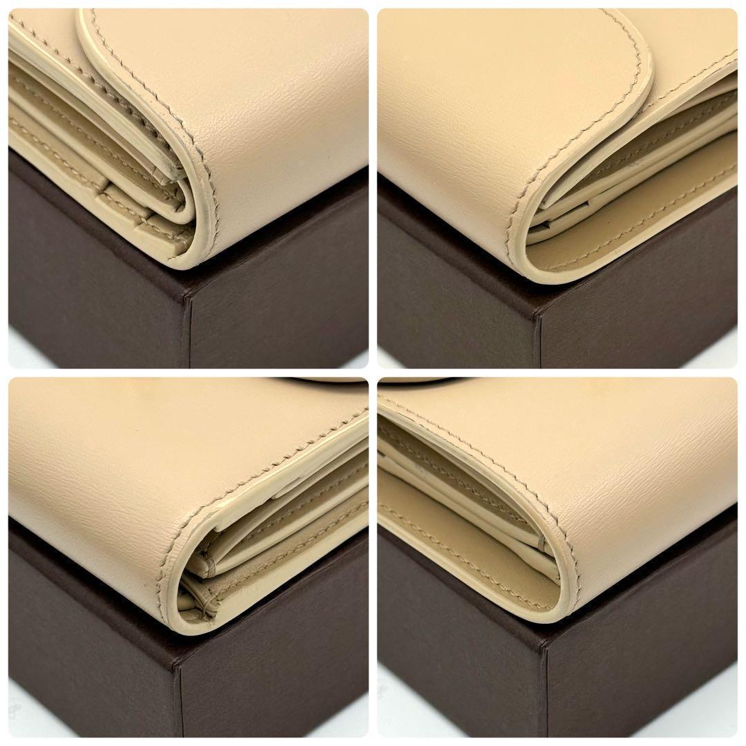新品に近い❣️セリーヌ トリオンフ ベージュ コンパクト　財布　 N86