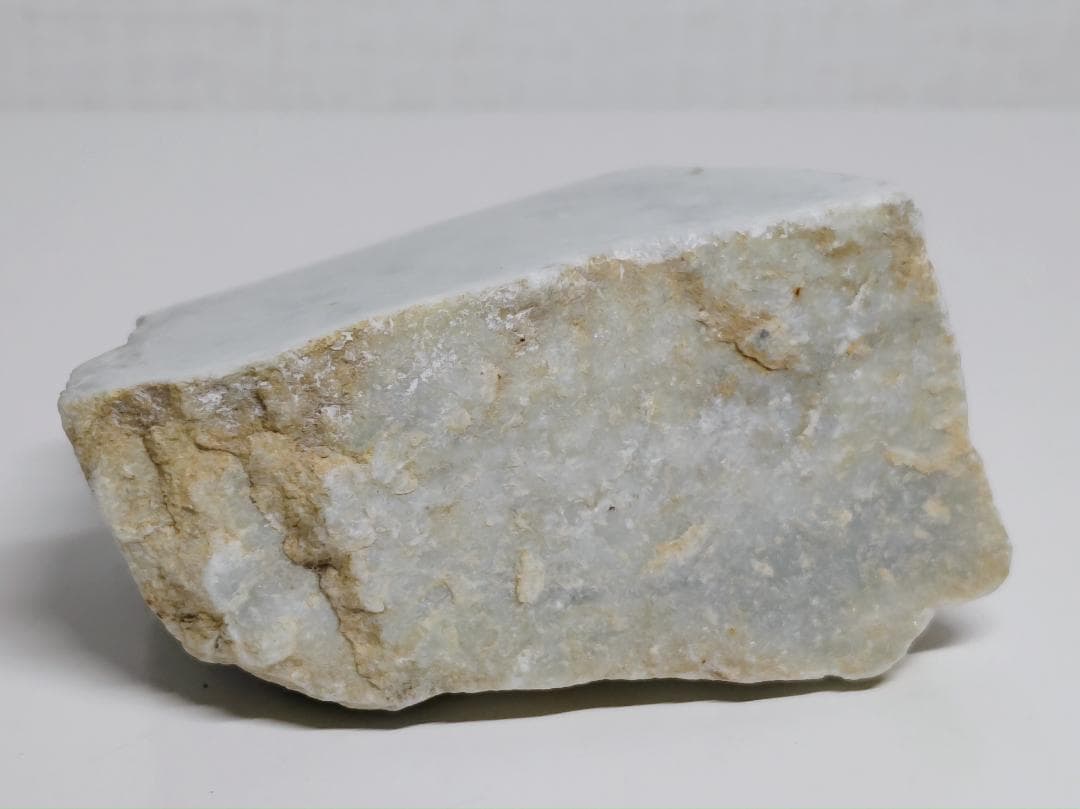 高透過・白 365g 翡翠 ヒスイ 鑑賞石 原石 自然石 誕生石 鉱物 鉱石