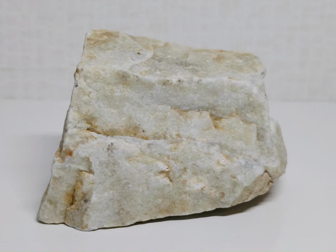 高透過・白 365g 翡翠 ヒスイ 鑑賞石 原石 自然石 誕生石 鉱物 鉱石