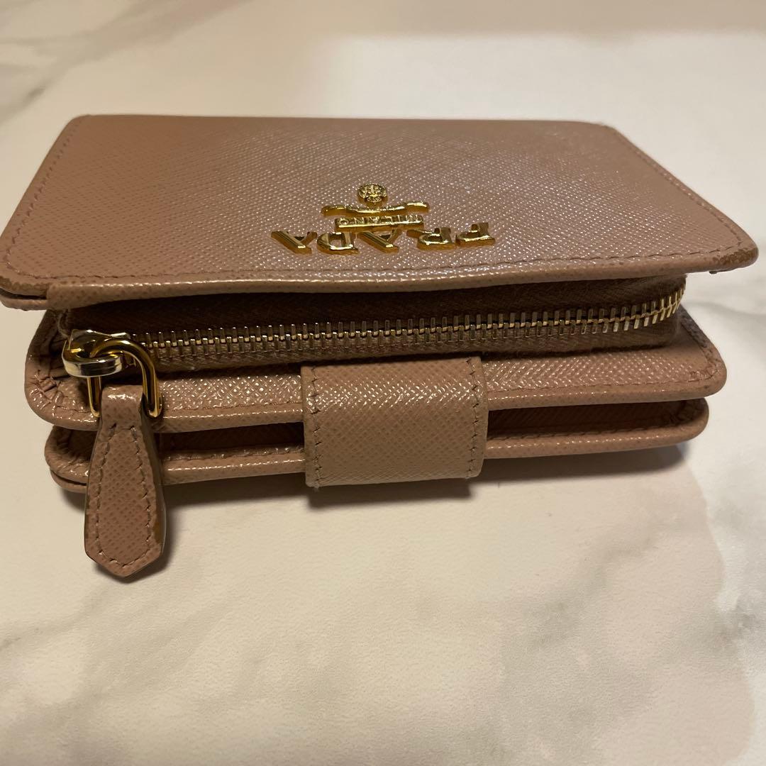 プラダ PRADA 二つ折り財布 サフィアーノレザー財布