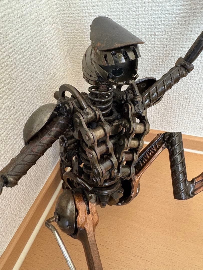 エイリアン　メタルアート　廃材アート　スクラップアート