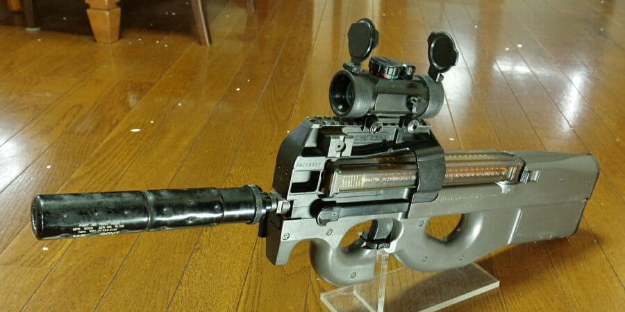 東京マルイ P-90 TR 300連射マガジン&ドットサイト付き