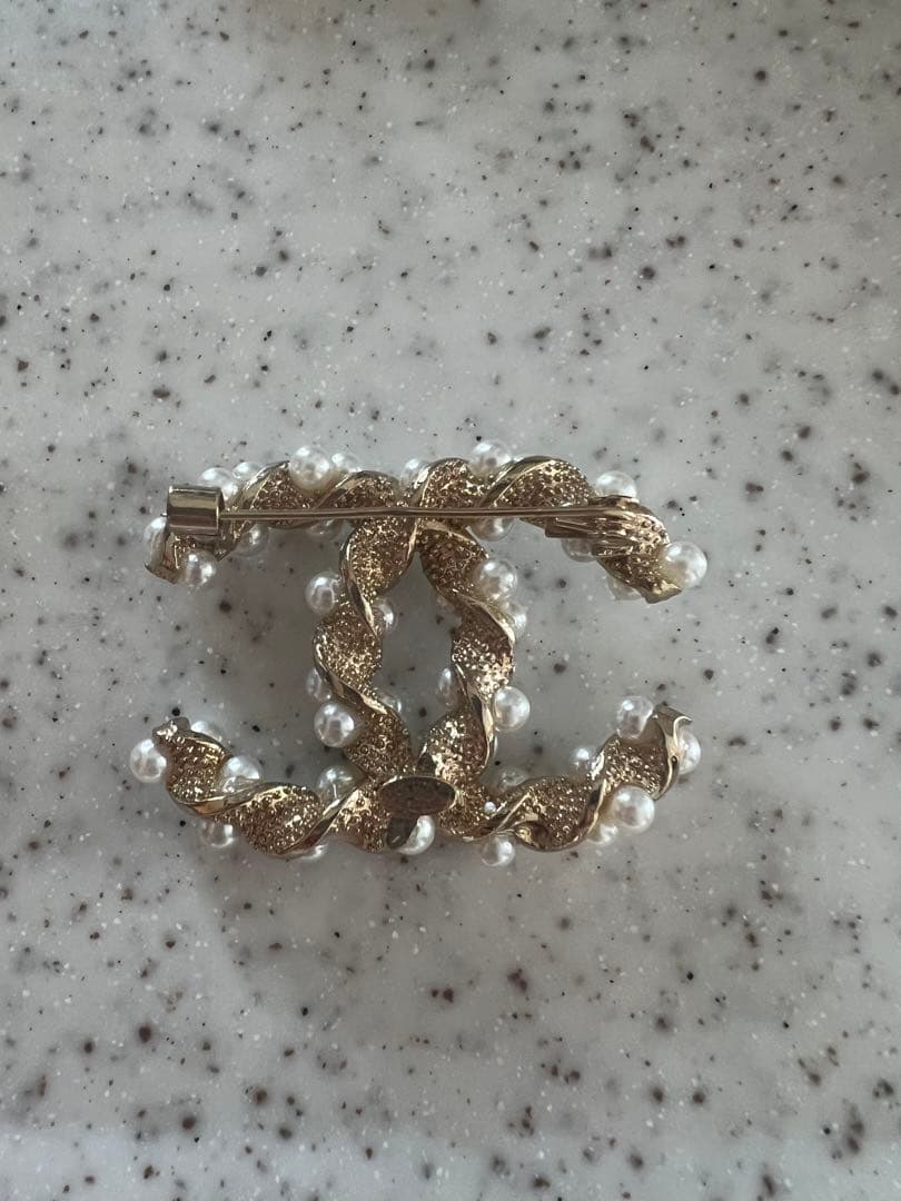 CHANEL パール ツイストブローチ