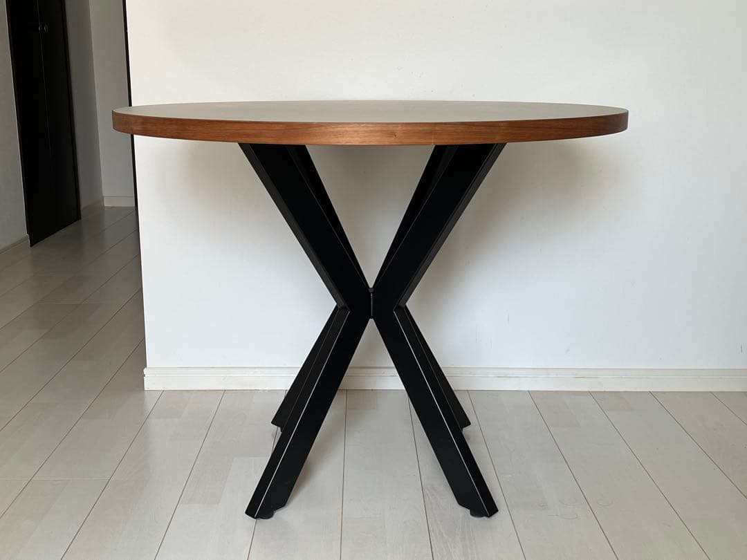 かなでもの　リノリウム　ラウンドテーブル