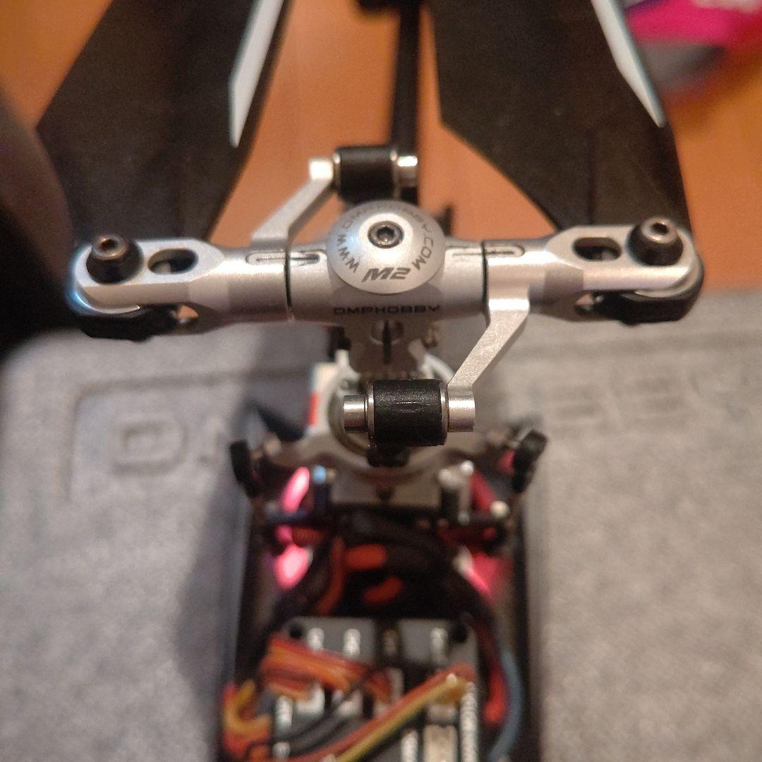 パン、OMPHOBBY M2 ヘリコプター ピンク/ブラック未使用に近い！