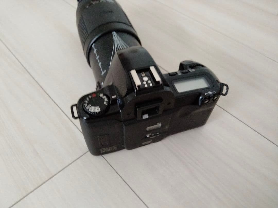 一眼カメラ　望遠レンズ付き　レトロ