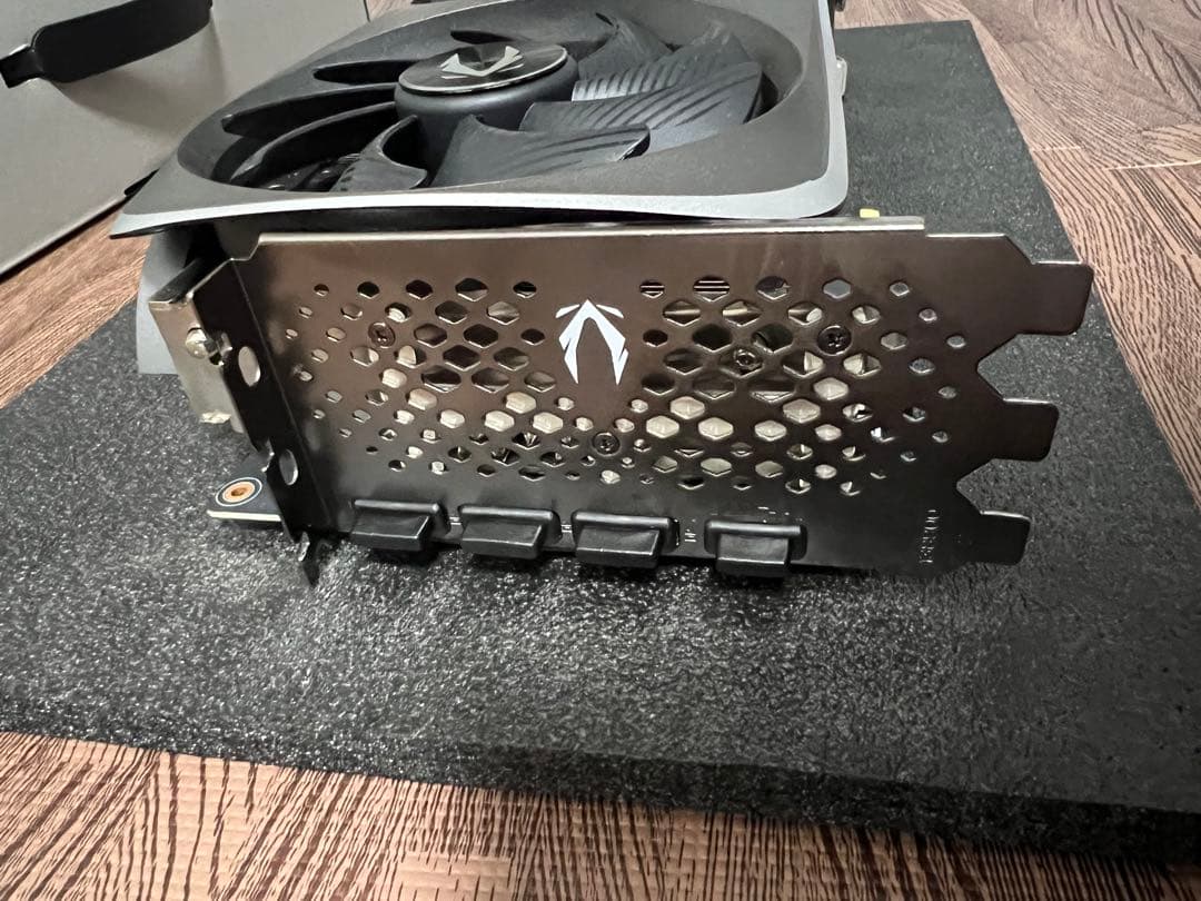 グラフィックボード・グラボ・ビデオカード ZOTAC GAMING GeForce RTX 4070 Ti