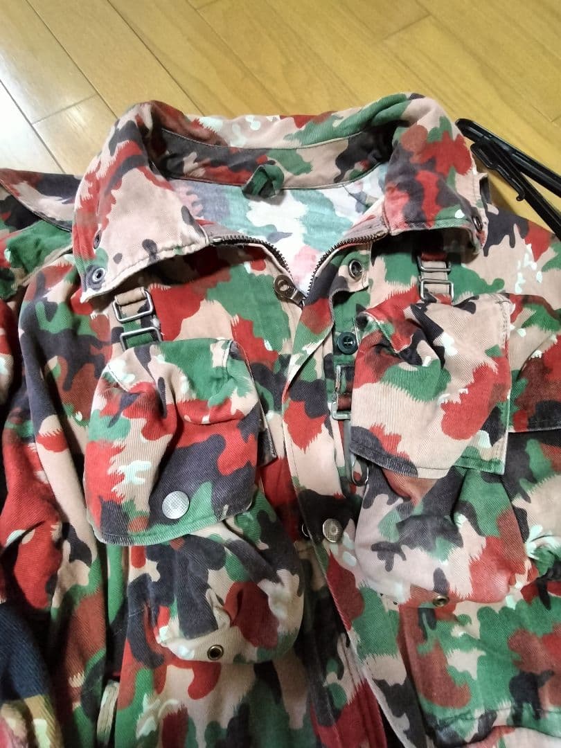 迷彩ジャケット フード付き