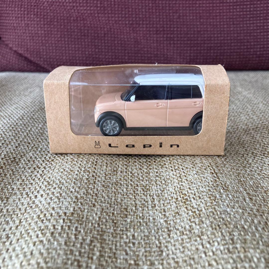 箱付き スズキ　Lapan　ピンクと白のSUVスタイル ミニカー[非売品]