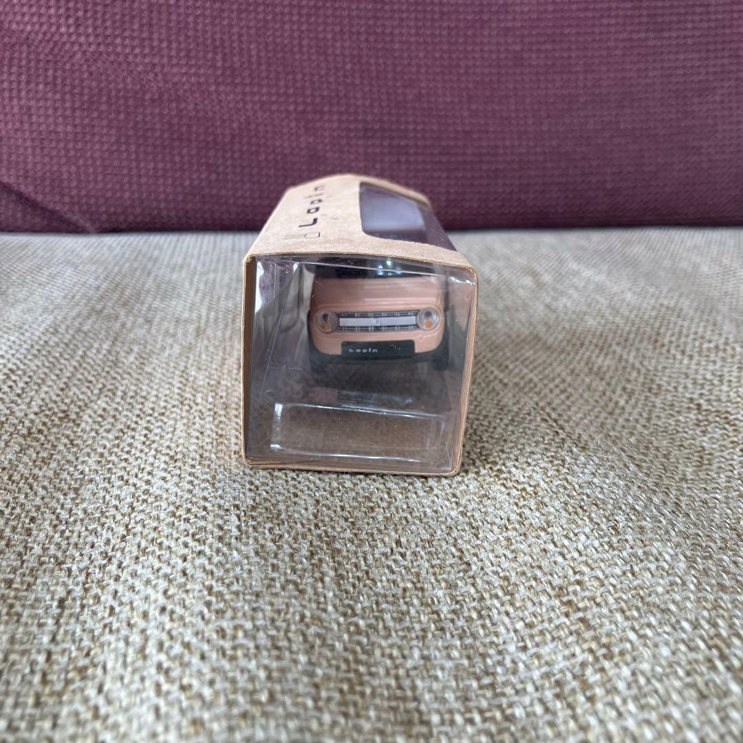 箱付き スズキ　Lapan　ピンクと白のSUVスタイル ミニカー[非売品]