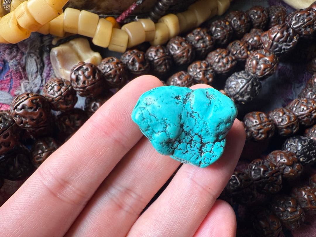 ネパール　ポカラ　ヴィンテージターコイズ　原石ビーズ