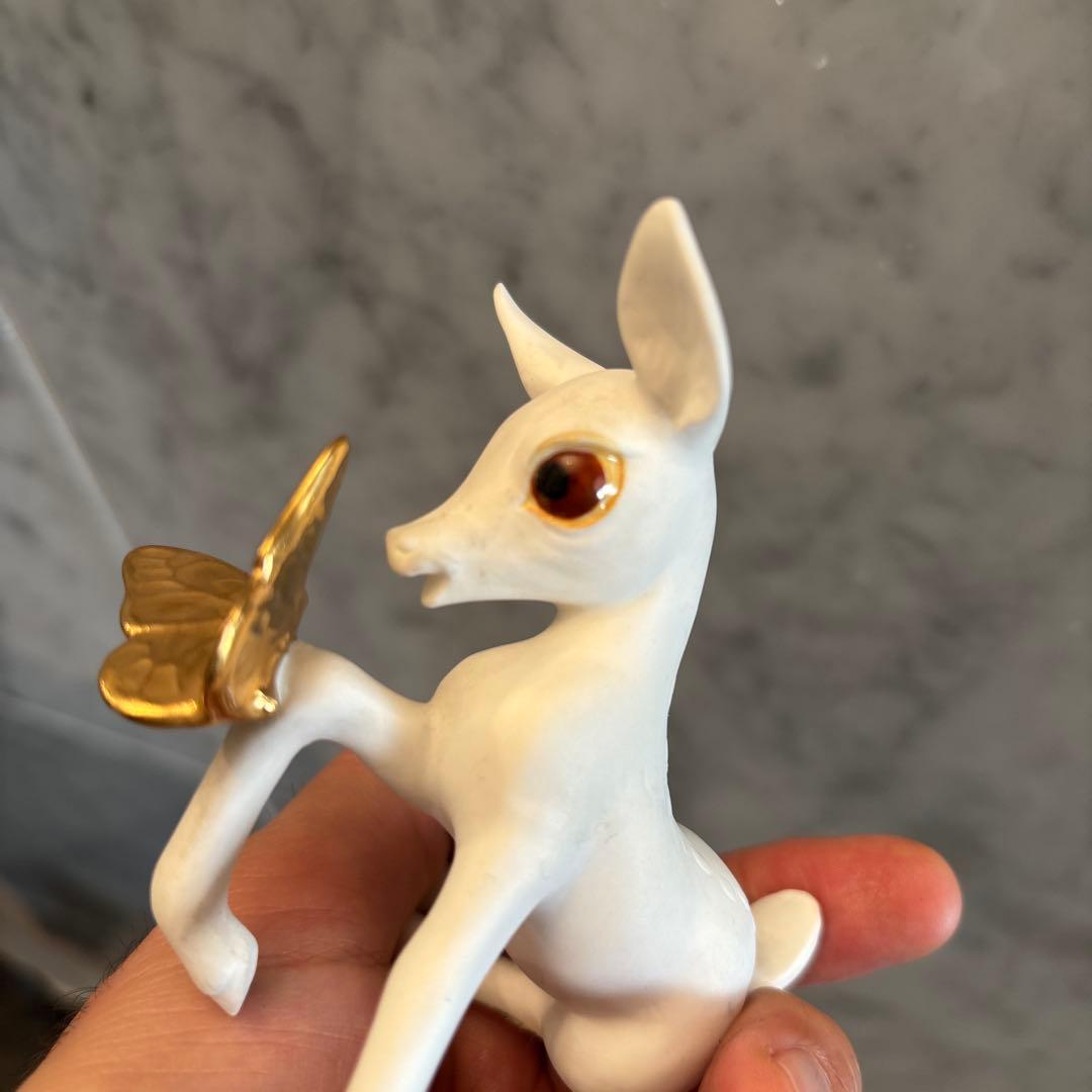 アメリカ70年代　生きているように美しい瞳と金彩の蝶々が素敵なバンビ陶器オブジェ