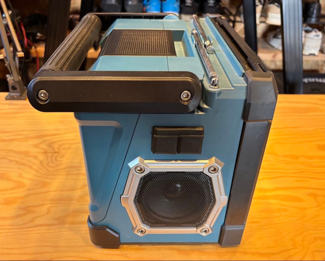 Makita ポータブルテレビ ラジオ Bluetooth