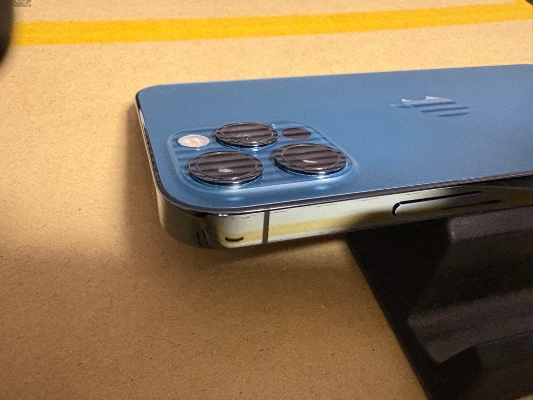 新品フィルムおまけ付き　iPhone 12 Pro グラファイト　256GB