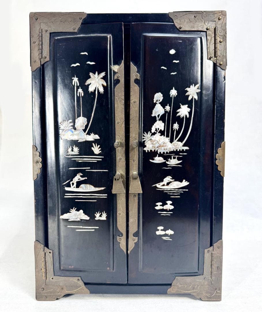 ビンテージ家具 木製青貝螺鈿細工 福禄寿全百宝嵌観音扉黒漆小棚 WWWT090