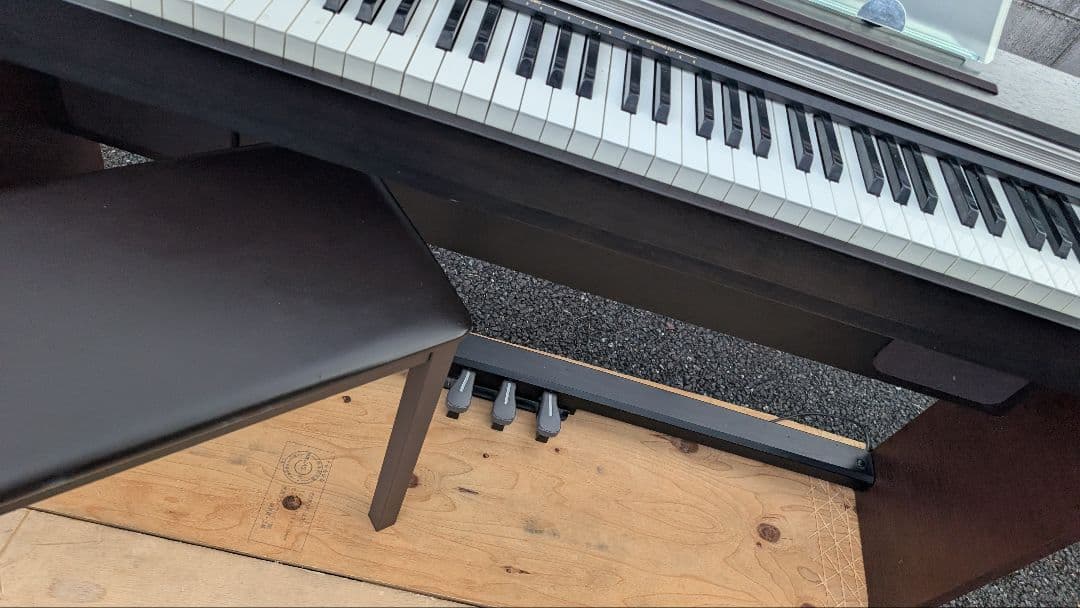 送料込み CASIO 電子ピアノ PX-700 2006年製 スリムで超美品