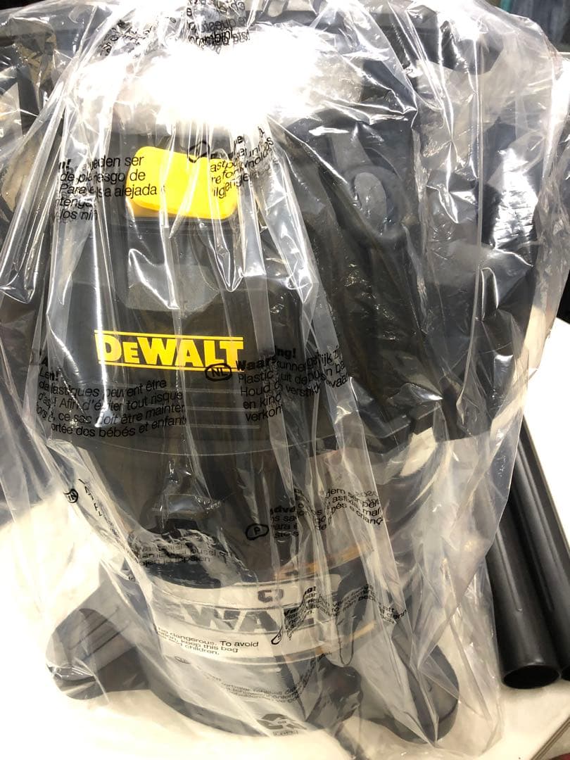 DEWALT デウォルト湿乾両用クリーナー　掃除機　25L
