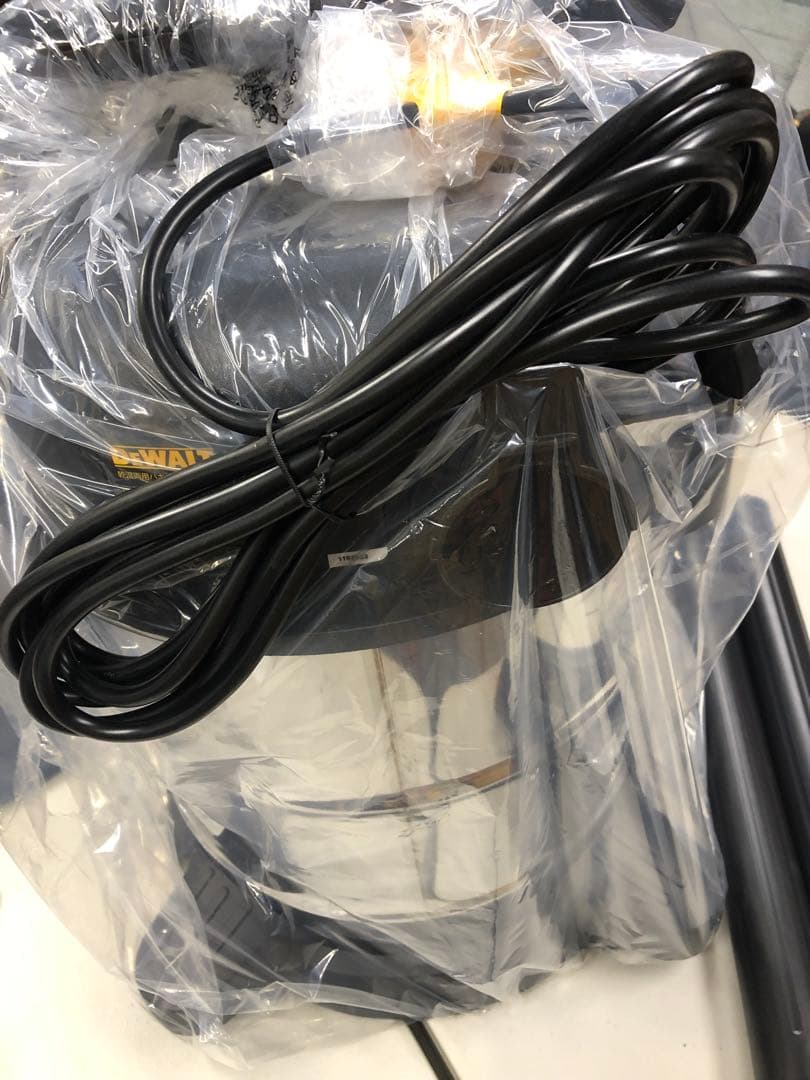 DEWALT デウォルト湿乾両用クリーナー　掃除機　25L