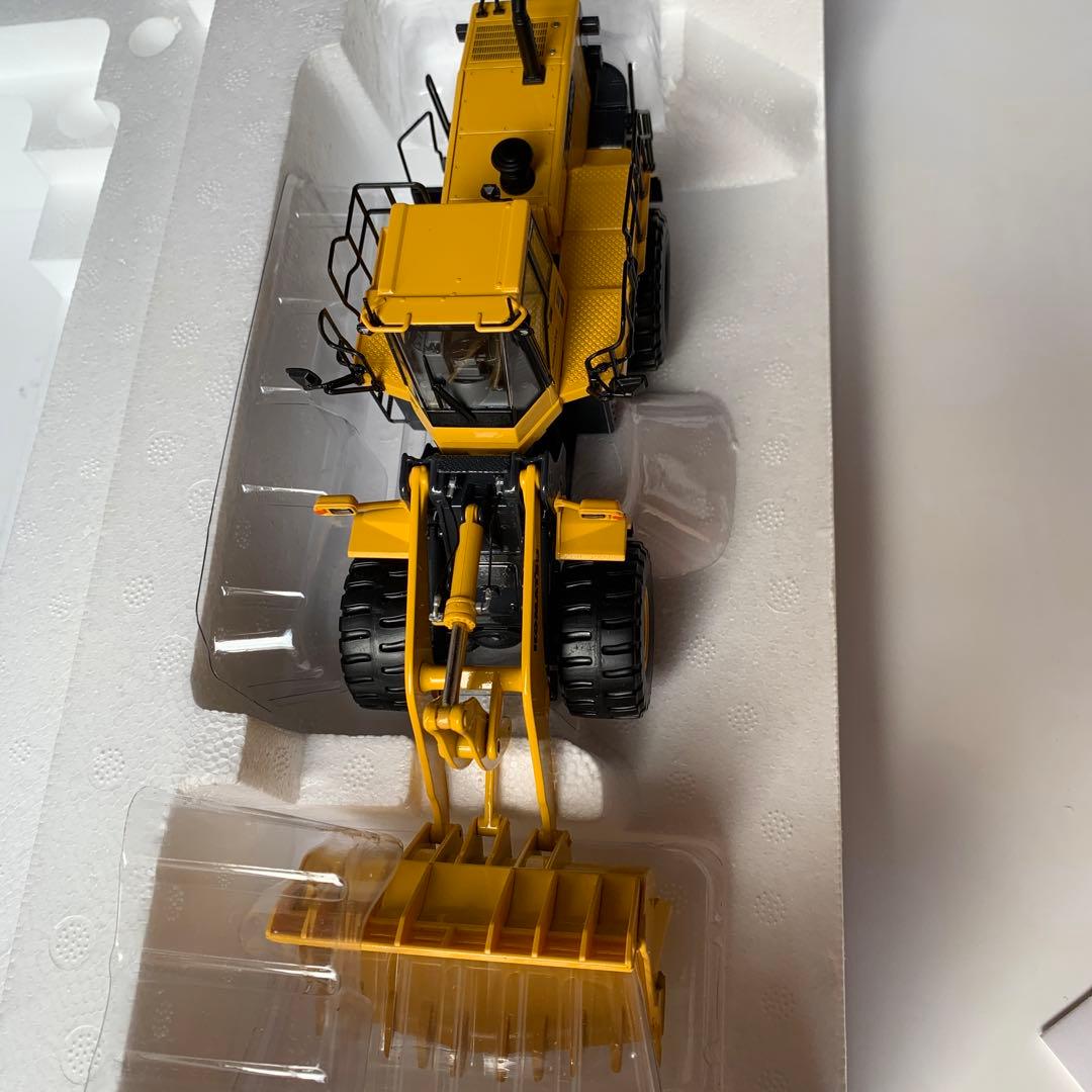 コマツ　WA600 ホイールローダー　1/50 未展示品