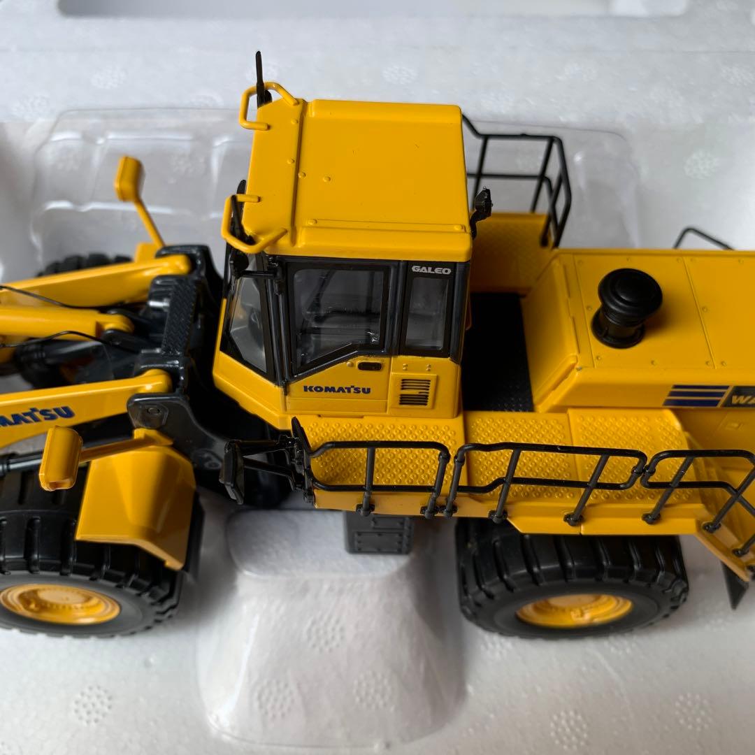 コマツ　WA600 ホイールローダー　1/50 未展示品