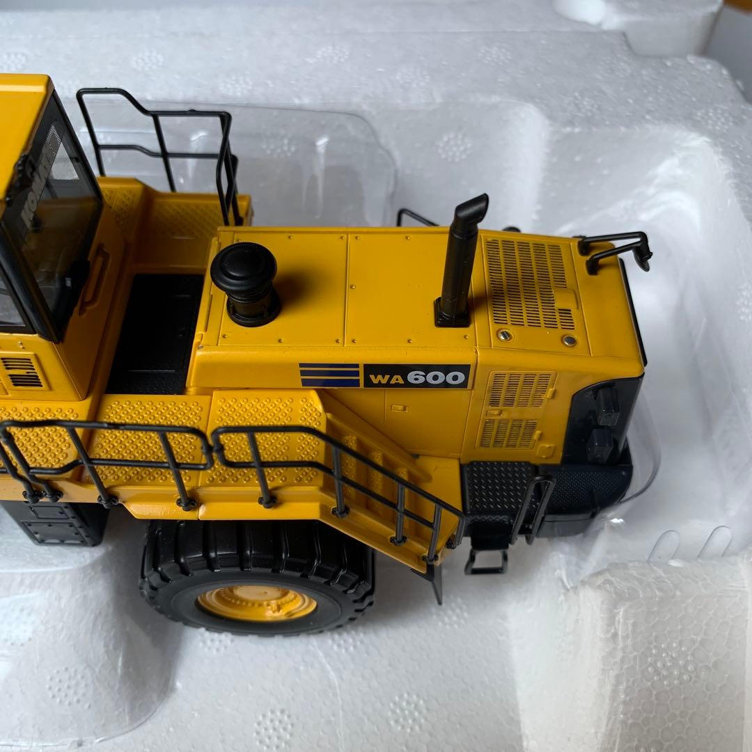 コマツ　WA600 ホイールローダー　1/50 未展示品